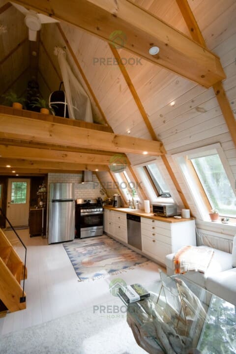 Difference Between a Studio Flat and a Self-Contained Flat Difference Between a Studio Flat and a Self-Contained Flat